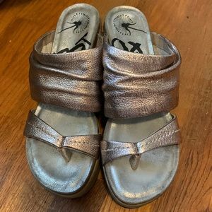 OTBT sandals size 8